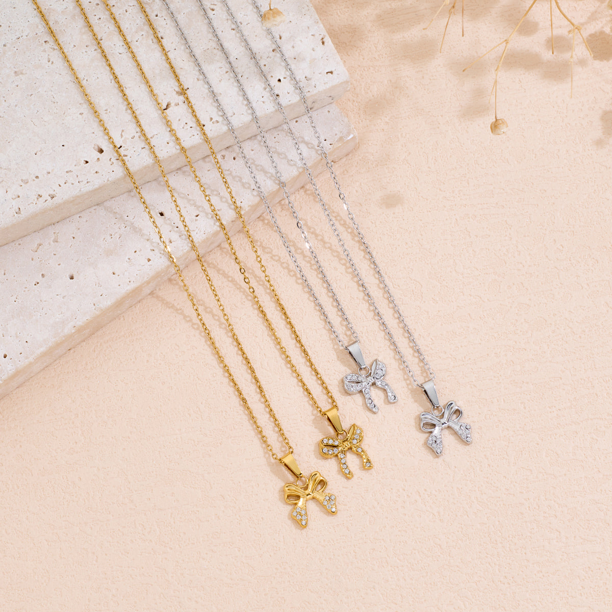 Colar Laço — Delicadeza em Zircónia Cristal